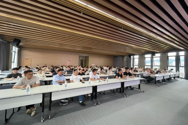 強(qiáng)化公司稅務(wù)、法務(wù)建設(shè) 增強(qiáng)風(fēng)險(xiǎn)防控能力 —浙江中立建設(shè)有限公司開(kāi)展稅務(wù)和法務(wù)培訓(xùn)會(huì)